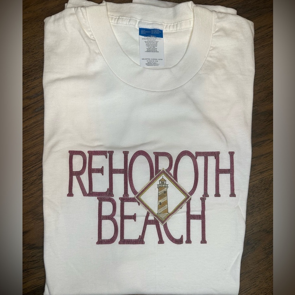 NWOT White Short Sleeve Tee with Beach Graphics. Rehoboth Beach